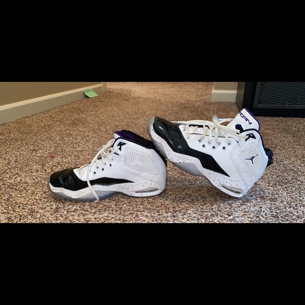 Boys/Girls Jordan 23